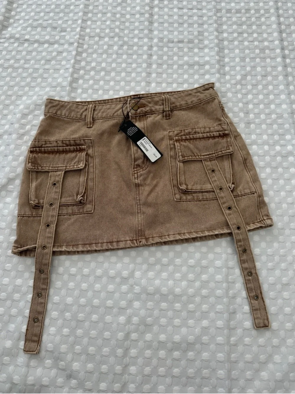 Fashion Nova Beige Gone Viral Cargo Pocket Mini Skirt - Large NWT - Picture 3 of 5